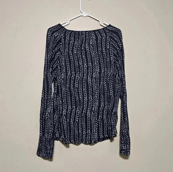 Lucky Brand Women's Size Large Navy Printed Smocked Cotton Modal Blouse Blue - Picture 6 of 8